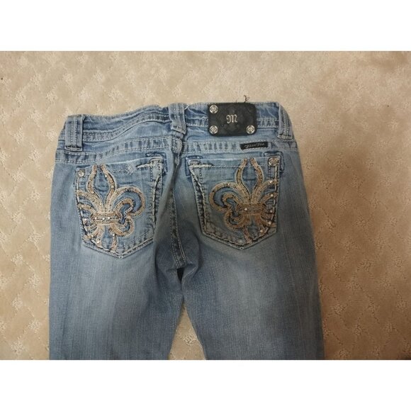 Miss Me Jeans Women's 27x32 Boot Cut JP6112B Fleur-de-Lis Pocket - Picture 2 of 4